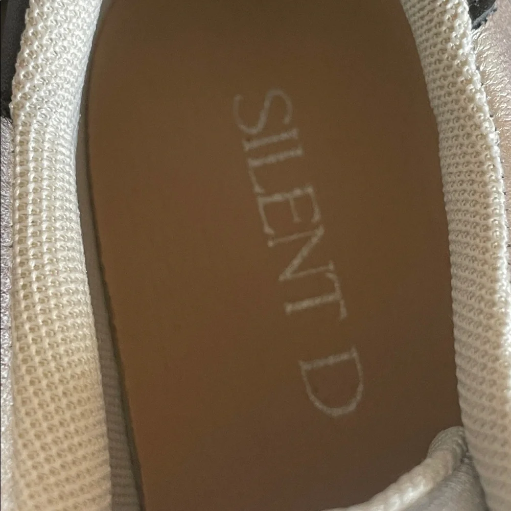 Silent D Oscar Platform Sneaker Metallic Silver Leather Upper Sz 41